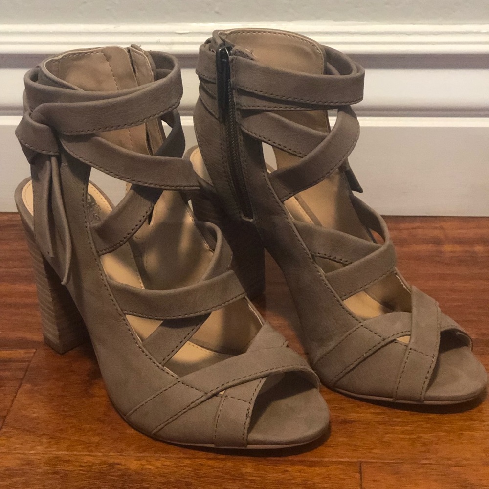 Vince Camuto Sammson sandals 5.5